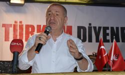 Zafer Partisi Genel Başkanı Ümit Özdağ, İzmir'de partililerle bir araya geldi