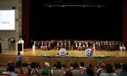 ERÜ Mühendislik Fakültesi 2023-2024 eğitim-öğretim dönem mezunlarını verdi