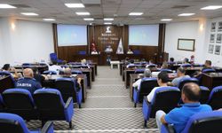 Edremit Başkanı Mehmet Ertaş, esnaf odalarıyla bir arada