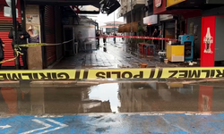 İzmir'de etkili olan sağanakta iki kişi elektrik akımına kapıldı