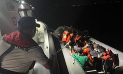 İzmir açıklarında 100'den fazla düzensiz göçmen kurtarıldı