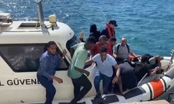 İzmir Foça'da 20 düzensiz göçmen kurtarıldı