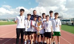 Karşıyaka U14 Erkek Atletizm Takımı'ndan şampiyonluk