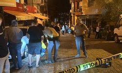 İzmir'de sokakta iki grup arasında silahlı kavga