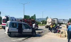 Kütahya'da tankere çarpan otomobil kazası ölümle sonuçlandı