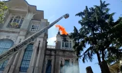 Sağlık Bilimleri Üniversitesi'nde tarihi bina yangını | Havadan görüntülendi