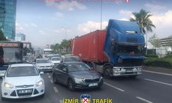 Ankara Caddesi'nde arızalanan araç trafiği tıkadı