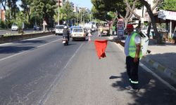 Nazilli’de karayolu güzergâhı üzerinde mazgal temizliği yapıldı