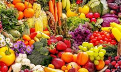 Yazın sağlıklı beslenme rehberi: Meyve tüketiminde dikkat!