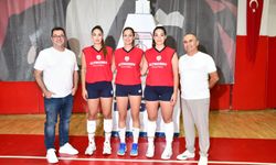 Altınordu Voleybol Kulübü'nden çifte başarı