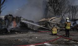 Ankara'daki fabrika yangınında ekipler zamanla yarışıyor