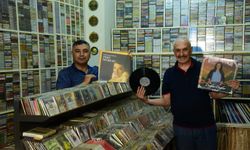 Nazilli'de 75 yaşındaki Ahmet Sert müzik tutkusunu yaşatıyor