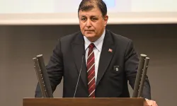 Başkan Tugay'dan İzmir Körfezi açıklaması: "Yüzmeyi vaat edemem!"