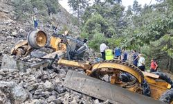 Bergama'da feci kaza: Uçuruma yuvarlanan operatör can verdi