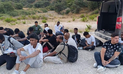 İzmir'de 105 düzensiz göçmen yakalandı: 20'si çocuk