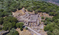 Manisa'da 2 bin 700 yıllık antik kentte agora bulundu