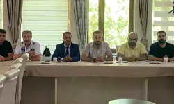 Kütahya Muhtarlar Derneği Başkanı ve muhtarlardan Belediye Kütahyaspor'a ziyaret