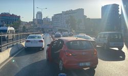 Konak Cumhuriyet Bulvarı'ndaki kaza trafiğe neden oldu!