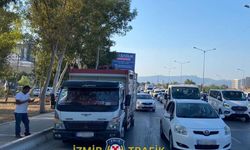 Karabağlar Yeşildere Caddesi'nde araç arızası | Trafikte yoğunluk!