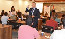 Denizli'de "İş Dünyasında Yapay Zekâ Araçları" semineri ile geleceğe bakış