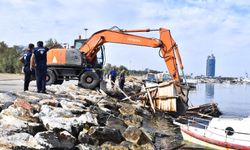 İzmir'de zabıta ekipleri İnciraltı’ndaki kaçak yapılara geçit vermedi