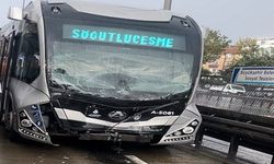 Avcılar'da metrobüs kazası: İki yaralı