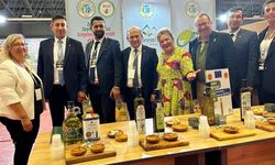 Gastronomi Fuarı'nda Sahrap Soysal'dan Edremit standına ziyaret