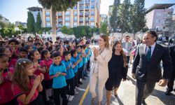 Kıbrıs Şehitleri İlkokulu'nda ilk ders zili Başkan Mutlu’dan