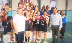 Foça’da kurtuluş coşkusu: Kadınlar Voleybol Turnuvası heyecanı