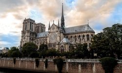 Notre Dame Katedrali'nin yüzyıllara meydan okuyan hikayesi