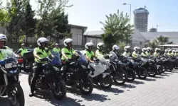 İzmir'de motosikletli trafik polislerinin manevra kabiliyeti!