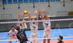 TSYD İzmir Voleybol Turnuvası’nda Arkas Spor, Altekma’yı 3-2 mağlup etti