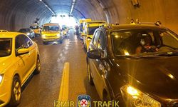 Bayraklı Küçük Tünel'de zincirleme trafik kazası!