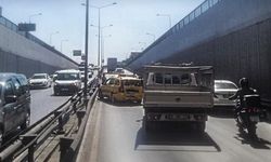 İzmir'in Akçay Caddesi üzerinde zincirleme trafik kazası!