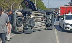 İzmir Gaziemir'de trafik kazası! Yol araç geçişine kapatıldı