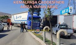 SONDAKİKA: İzmir'in Kemalpaşa Caddesi'nde araç arıza yaptı, trafik kilit!