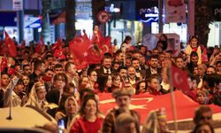 Çiğli’de Cumhuriyet Coşkusu Fotoğraf Sergisi ve Sinema Gösterimiyle Taçlandı