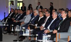 İzmir'de yapay zeka ile geleceği şekillendiren zirve gerçekleşti