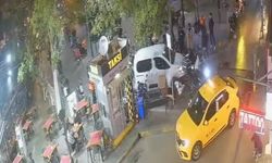 İzmir’de polisten kaçan araç sürücüsü motosikletleri ezip geçti!