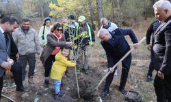 Edremit Belediyesi’nden anlamlı fidan dikimi