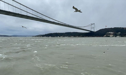 İstanbul Boğazı’nda gemi trafiği geçici olarak askıya alındı