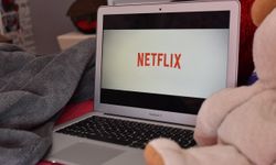 Netflix’te aralık ayında neler var? Yepyeni dizi ve filmlerin heyecanı burada!