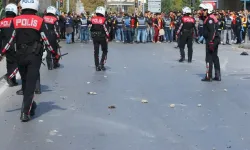 Bucaspor-Göztepe derbisi öncesinde gerginlik! Taraftar ve polis arasında arbede çıktı