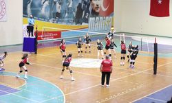 Şehzadeler Belediyesi Küçük Kızlar Voleybol Takımı final grubuna yükseldi