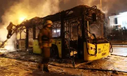 Başakşehir’de İETT otobüsünden yükselen dumanlar panik yarattı