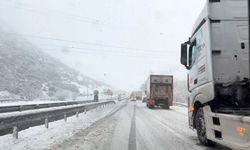 Burdur’da kar yağışı ulaşımı aksattı