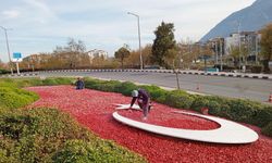 Manisa Büyükşehir Belediyesi peyzajla şehre estetik katıyor