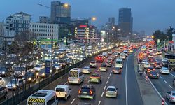 İstanbul'da trafik çilesi: Köprülerde uzun araç kuyruğu oluştu