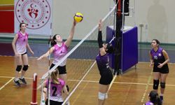 Manisa'da Yurt Lig Voleybol Kadınlar Turnuvası sonuçlandı