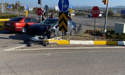 Ayvalık’ta trafik kazası: 3 kişi yaralandı